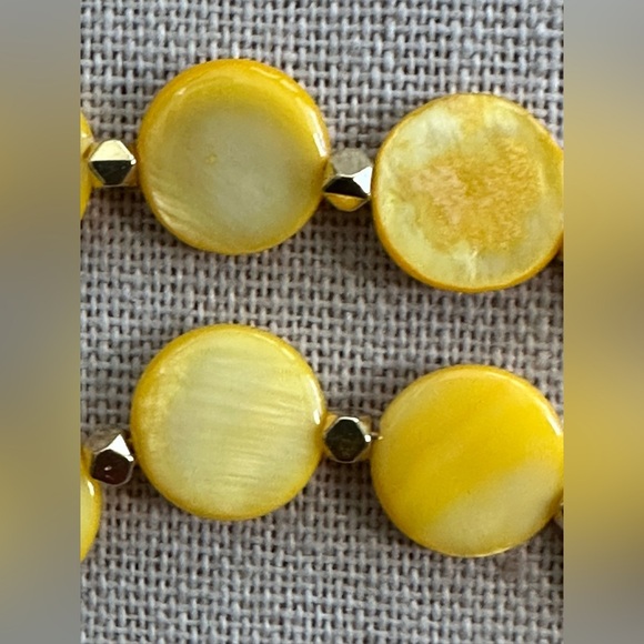 20 inch Mother of Pearl coin bead necklace NWOT - Picture 7 of 12